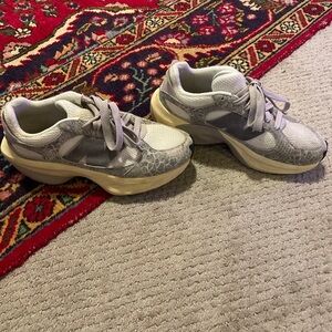 New Balance Women's Sneakers - Gray and Cream